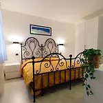 B&B Ca' Del Faro 비비오네